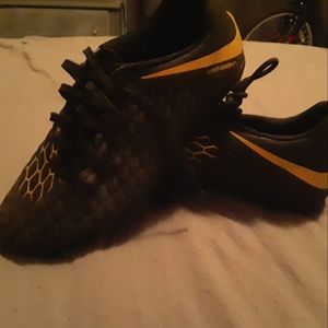 Nike soccer cleats size 7